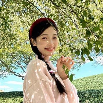 这名男子，捡到了人鱼。